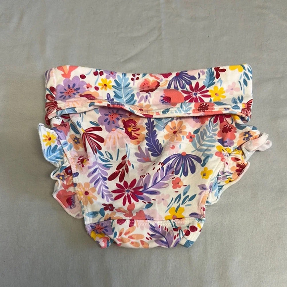 LouLou Lollipop - Canadian - LIKE NEW - rayon blend floral Ruffled Diaper Cover - Picture 3 of 3